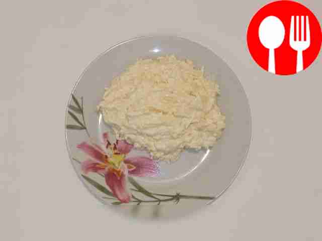 Домашний сырный паштет с чесноком