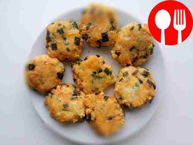 Ароматные оладьи с рыбой минтай