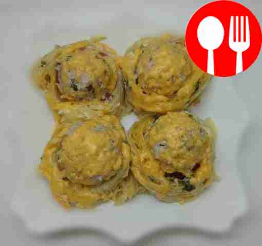 Ароматные тефтели, запеченные в макаронных гнездах