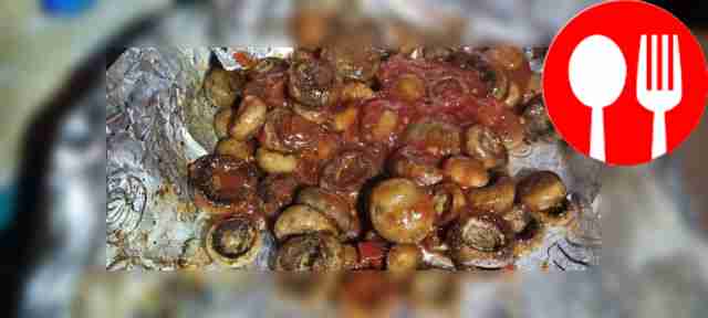 Подкопченые шампиньоны с ароматной начинкой под сырной корочкой