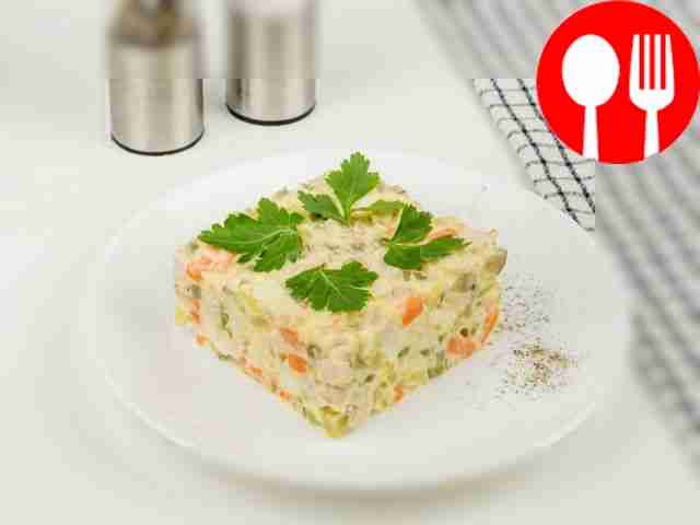 Оливье с куриной грудкой