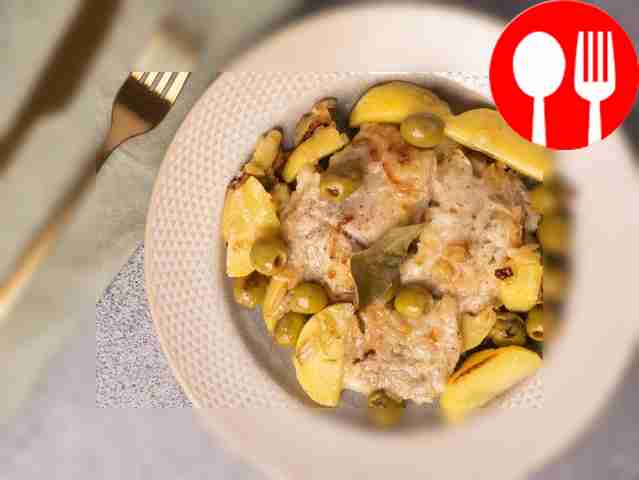 Добавьте соль и перец по вкусу. Подавайте...