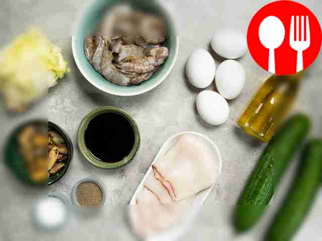 Мидии залейте кипятком на пару минут, затем...