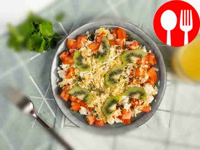 Одно киви нарежьте кубиками, а другое —...