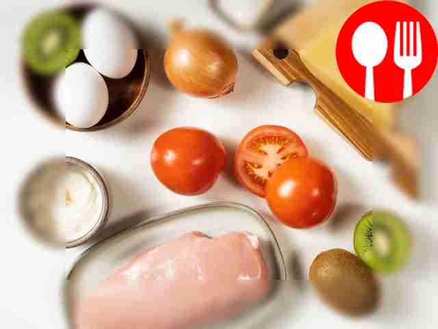 Куриное филе тщательно промойте под проточной...