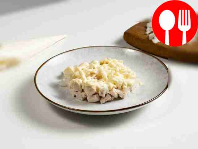 Приступайте к слоям. Возьмите широкую плоскую...