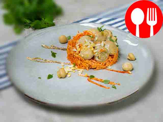 Салат «Грибная полянка» с корейской морковью