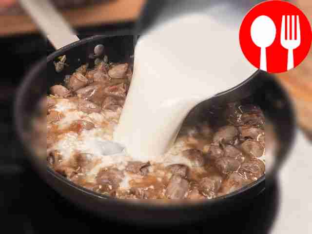 Поставьте сковороду на плиту, влейте масло....