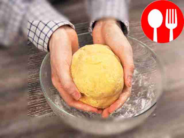 Замесите тесто. Лучшее тесто для равиоли...