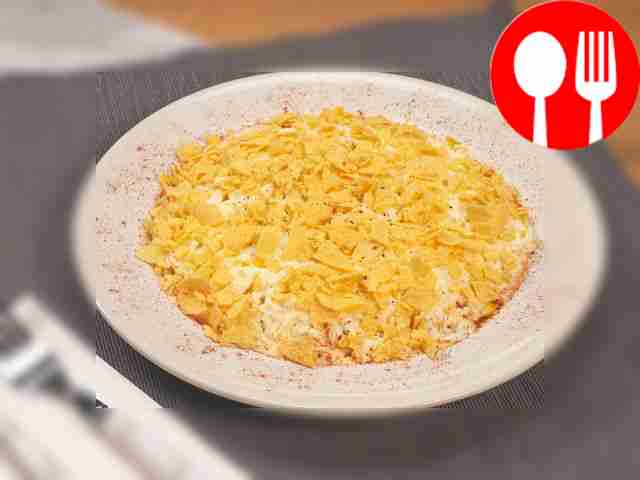 Салат «Парус» с чипсами