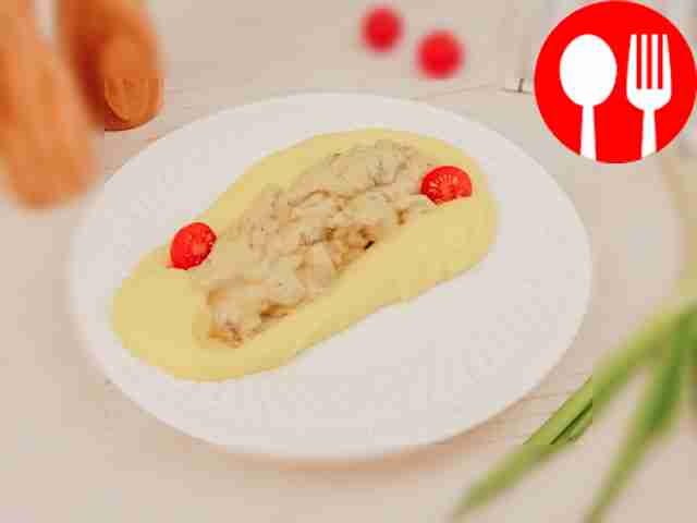 Пюре с вешенками в сливочном соусе и песто