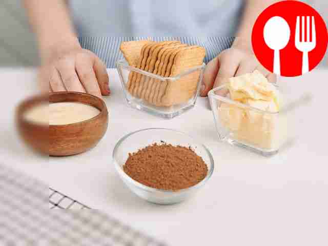 Достаньте масло из холодильника заранее.