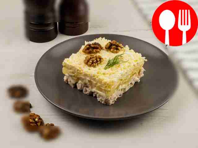 Салат с грудкой и сыром