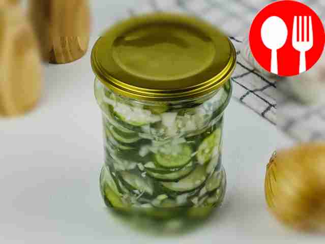 Дайте огурцам промариноваться ещё три часа....