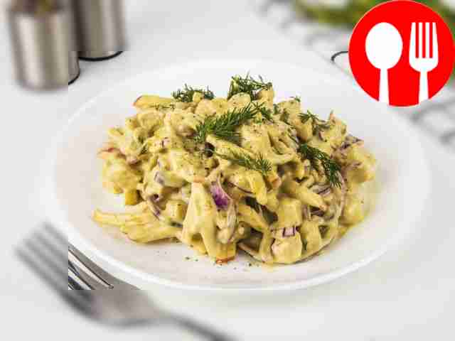 Салат с куриной грудкой и яблоком