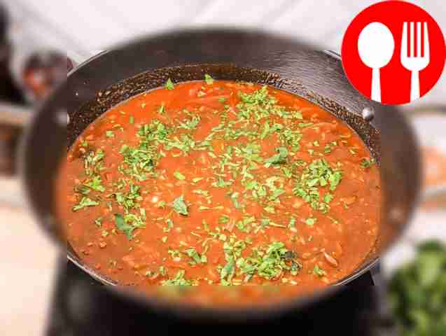 Разложите готовое блюдо по порциям. Сделайте...