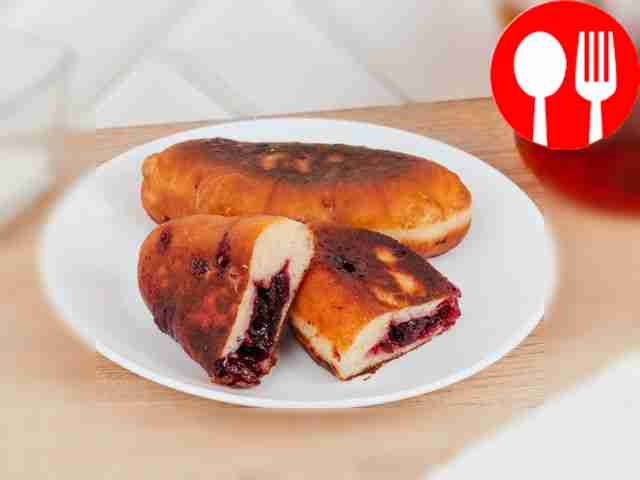 Пирожки с вишней