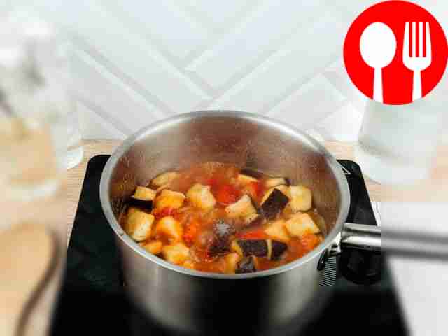 Как только овощи станут готовыми и мягкими,...