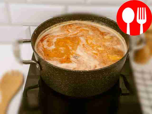 Суп варите под крышкой около 15 минут, пока...