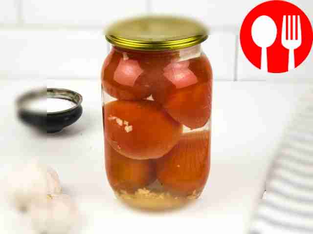 Острые помидоры с чесноком на зиму