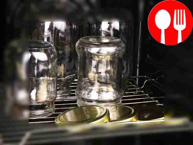 Разогрейте духовку до 100–120 °С. Поместите...