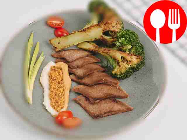 Говяжий язык с брокколи