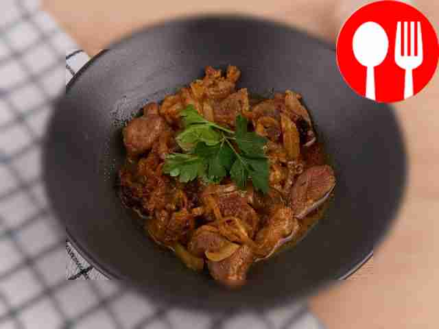 Баранина тушеная с луком