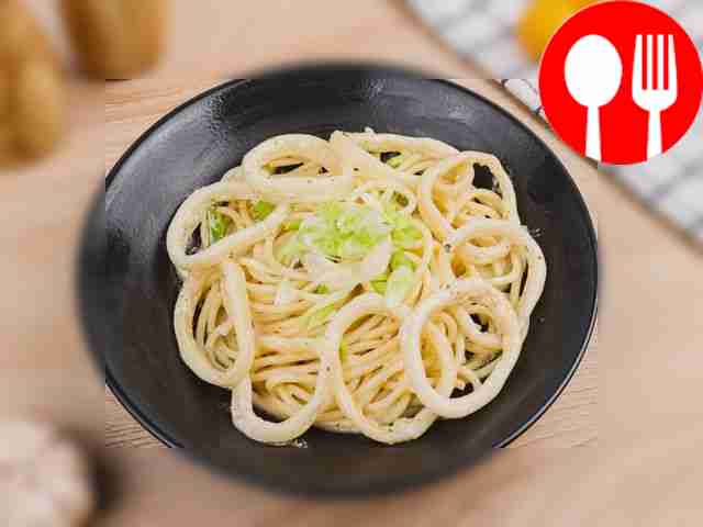 Спагетти с кальмарами под сливочным соусом