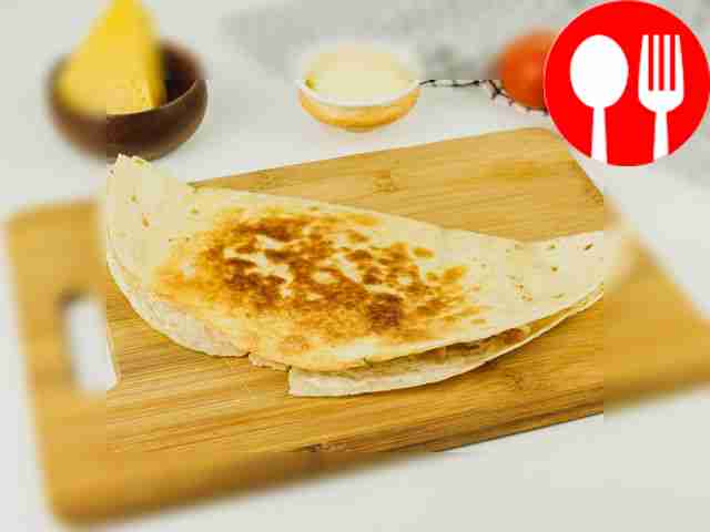 Нагрейте сковороду с небольшим количеством...