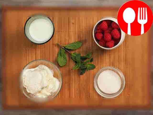 Если берёте свежие ягоды, промойте их,...