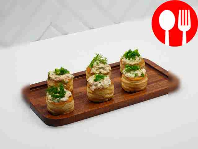 Простые тарталетки с начинкой из тунца