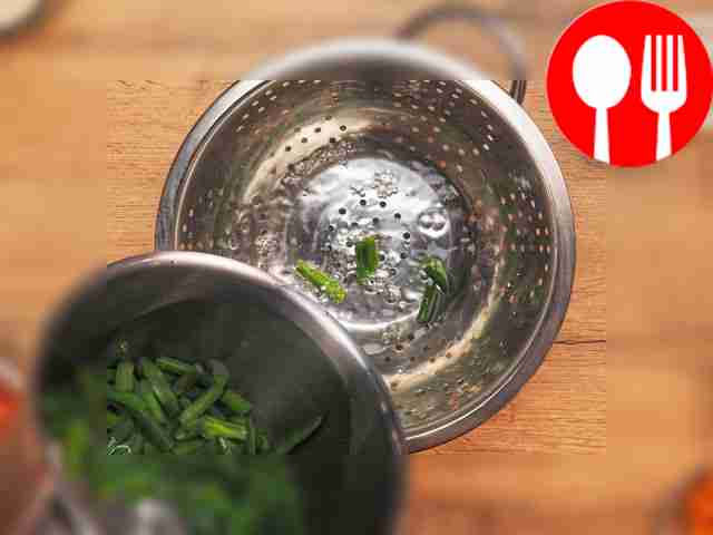 Подготовьте бобовые к обработке. Стручковую...