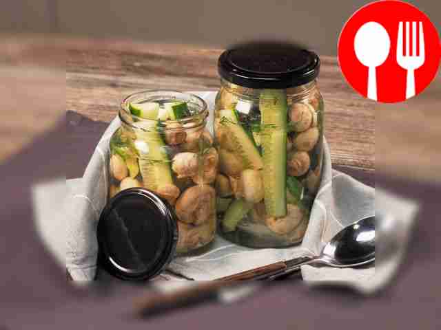 Огурцы маринованные с шампиньонами