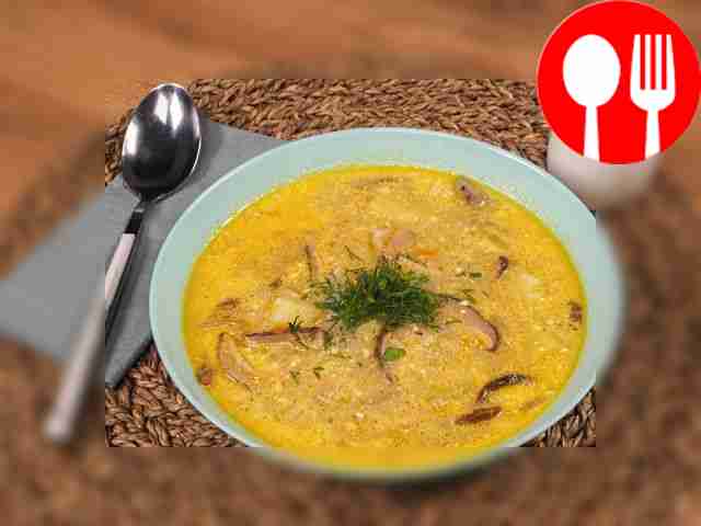 Суп из сушеных грибов с сыром