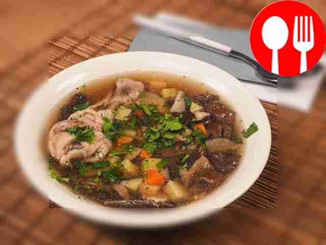 Суп с сушеными грибами и курицей
