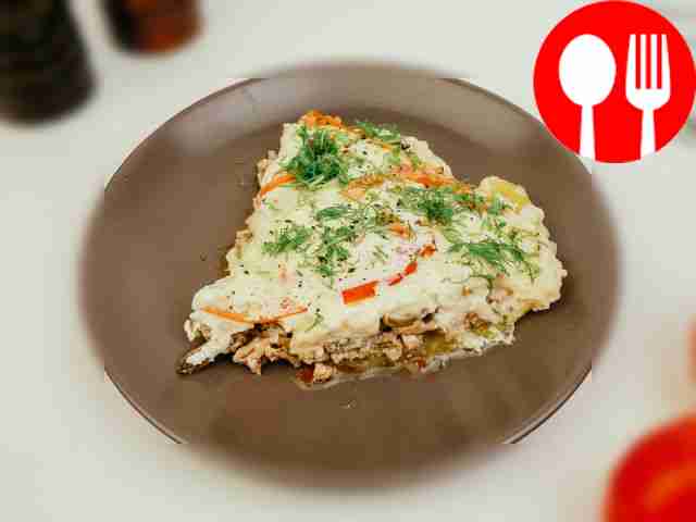 Картофельная запеканка на сковороде с фаршем