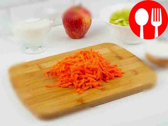 - Натрите морковь на крупной терке.  
-...