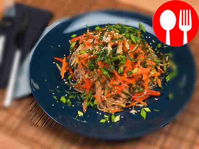 Фунчоза с болгарским перцем и морковью