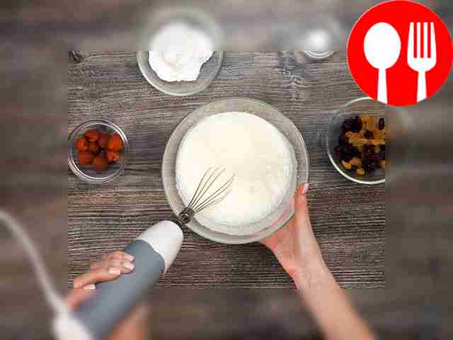 Пока бисквит выпекается, приготовьте крем. В...