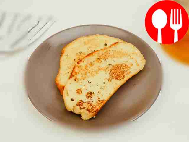 Гренки из хлеба с яйцом и молоком