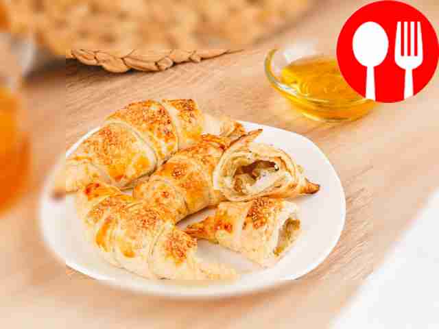 Круассаны с грушей и медом