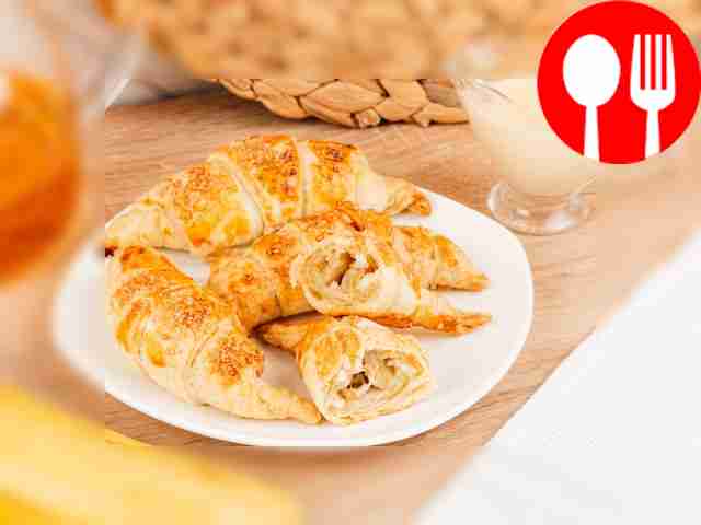 Круассаны с бананом и сгущенкой