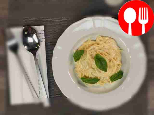 Паста в сливочном соусе с сыром