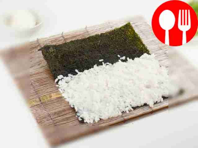 Разложите нори на ровной плоскости. Смочите...