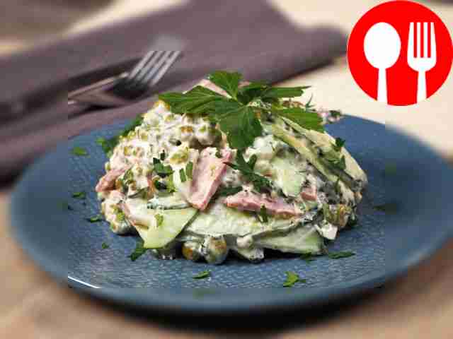 Горошек с колбасой