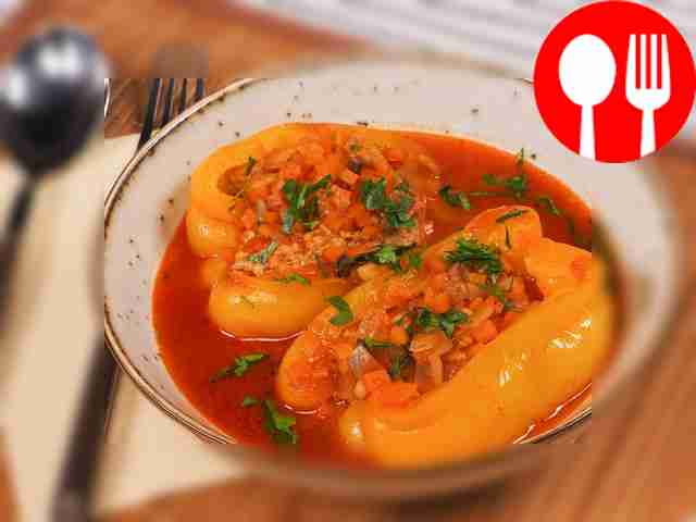 Фаршированные перцы с томатной пастой