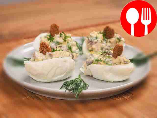 Яйца, фаршированные сельдью