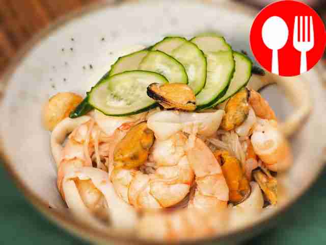 Вок с морепродуктами