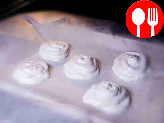 Поместите противень в духовку и запекайте при...