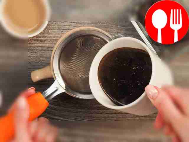 Приготовьте кофе. Обдайте чашку кипятком перед...